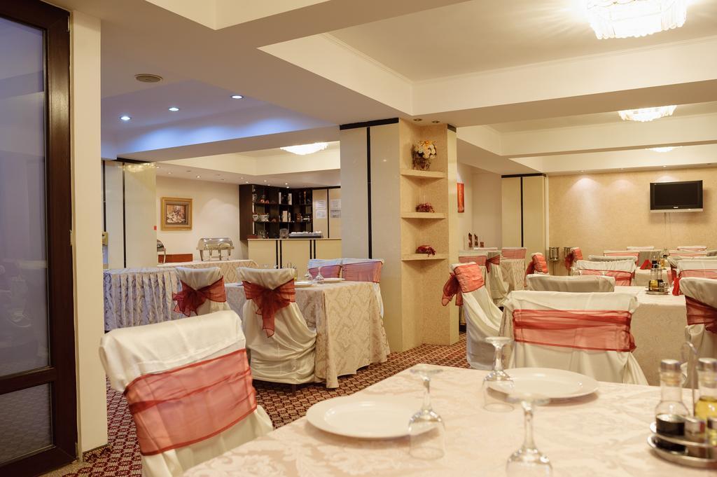 Hotel Gmg Constanta Bagian luar foto