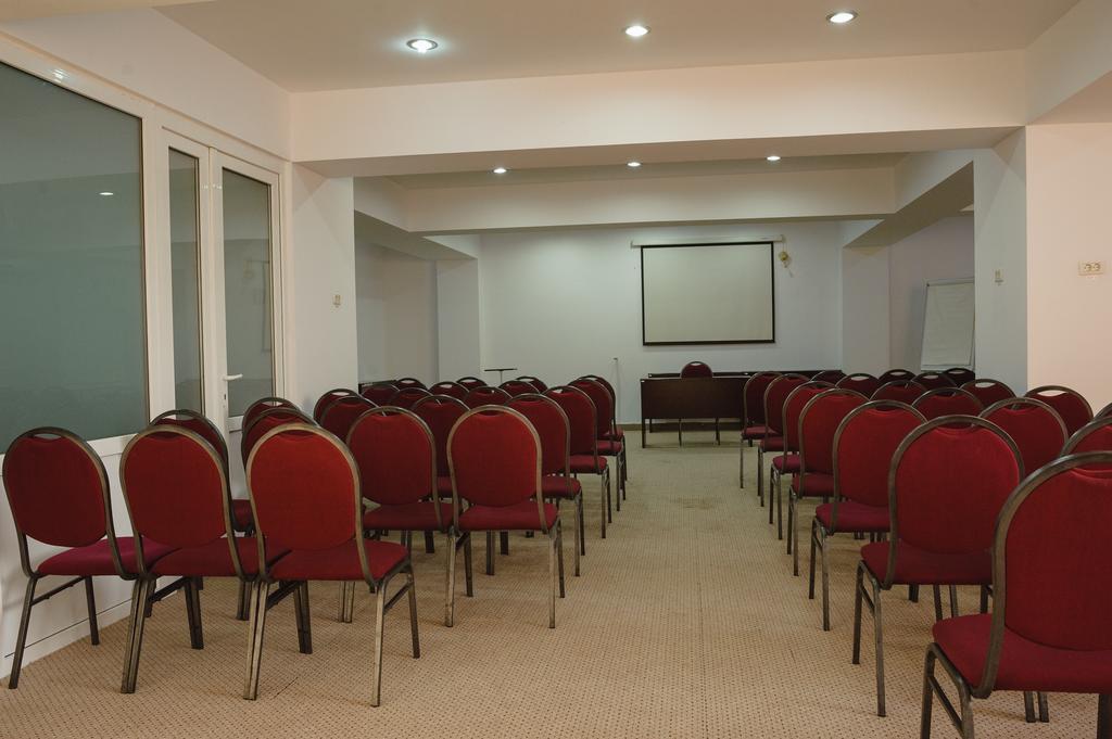 Hotel Gmg Constanta Bagian luar foto